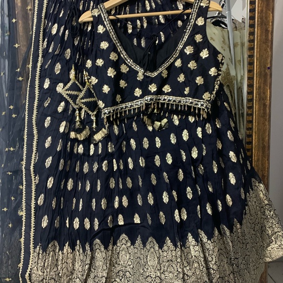 Silk lengha in size 38 - Picture 6 of 8